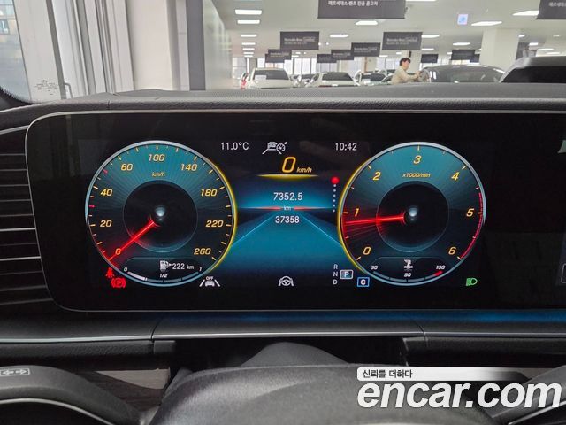 Mercedes-Benz GLE-Class 2023 — photo 8