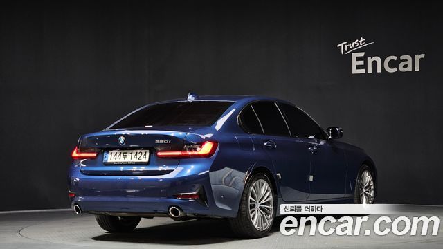 BMW 3-Series 2022 — photo 2