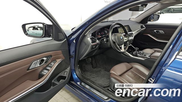 BMW 3-Series 2022 — photo 10