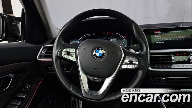 BMW 3-Series 2022 — photo 13