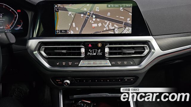 BMW 3-Series 2022 — photo 14