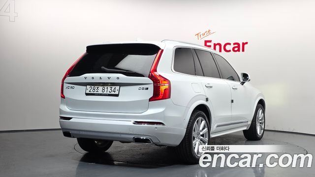 Volvo XC90 2018 — photo 2