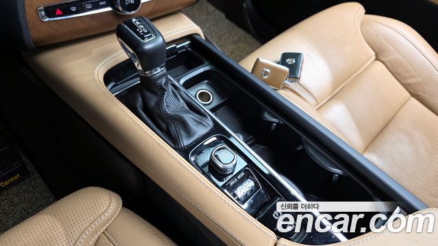 Volvo XC90 2018 — photo 9