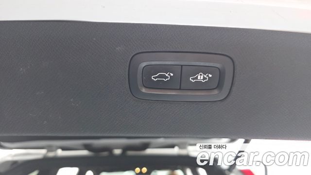 Volvo XC90 2018 — photo 20