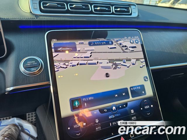 Mercedes-Benz S-Class 2022 — photo 17