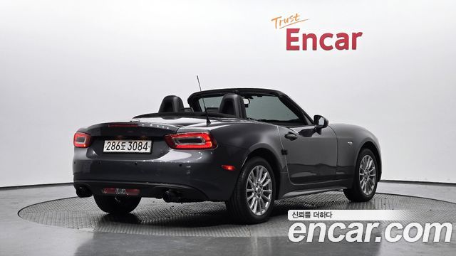 Fiat 124 2017 — photo 2
