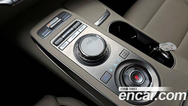 Genesis GV70 2021 — photo 9