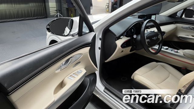 Genesis GV70 2021 — photo 11