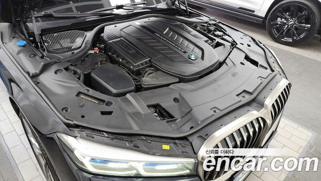 BMW 7-Series 2022 — photo 6