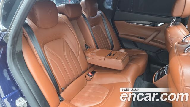 Maserati Quattroporte 2017 — photo 12
