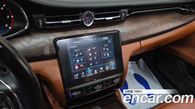 Maserati Quattroporte 2017 — photo 14