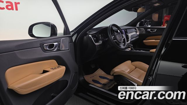 Volvo XC60 2020 — photo 10