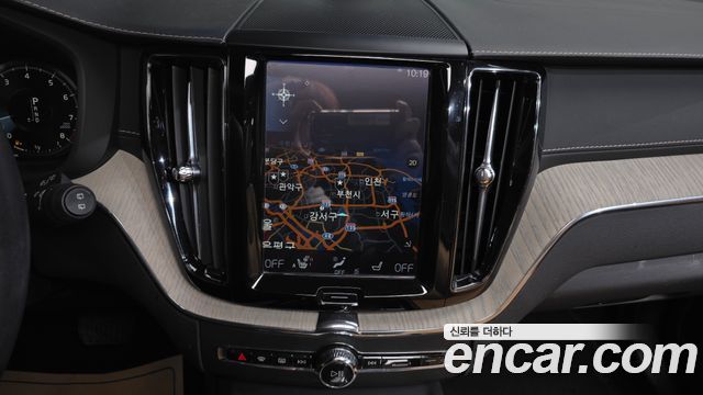 Volvo XC60 2020 — photo 14