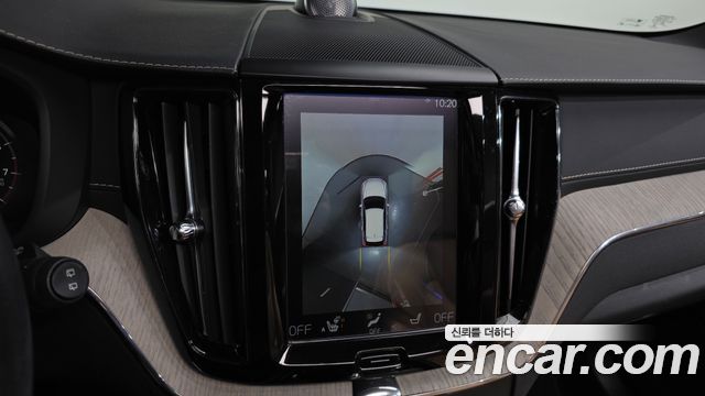 Volvo XC60 2020 — photo 15