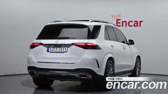 Mercedes-Benz GLE-Class 2024 — photo 2