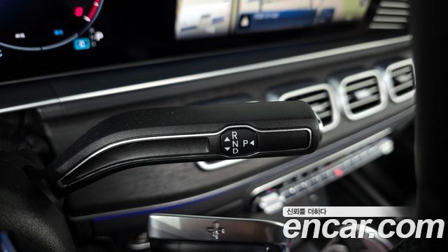 Mercedes-Benz GLE-Class 2024 — photo 9