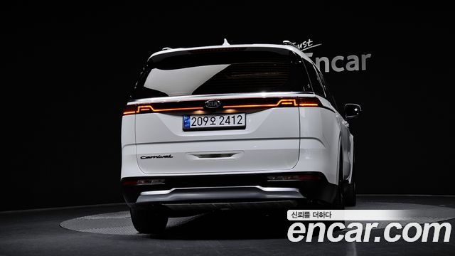 Kia Canival 2021 — photo 4