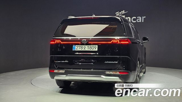 Kia Canival 2021 — photo 4
