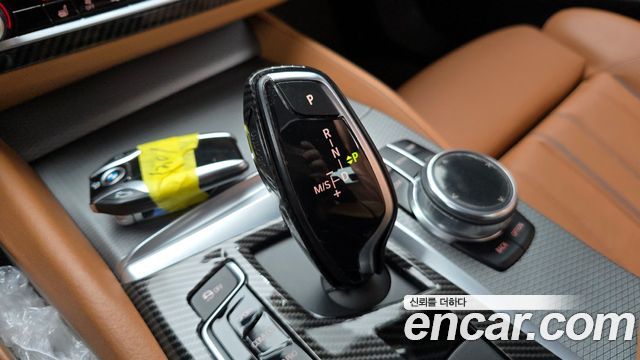 BMW 5-Series 2017 — photo 9