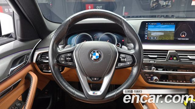 BMW 5-Series 2017 — photo 13