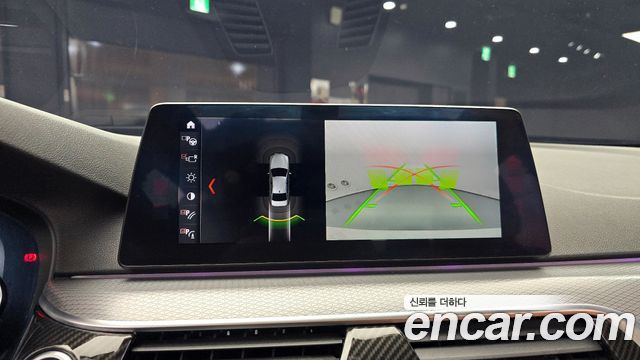 BMW 5-Series 2017 — photo 14