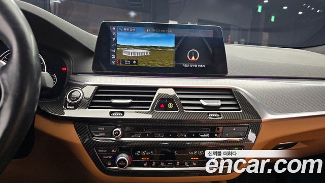 BMW 5-Series 2017 — photo 16