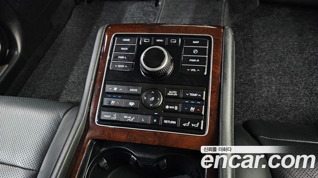 Hyundai Equus 2015 — photo 19