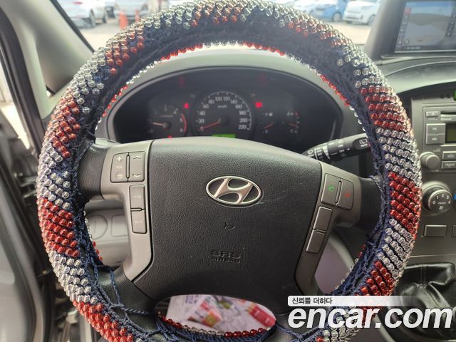 Hyundai Starex 2015 — photo 16