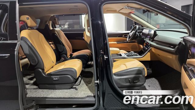 Kia Canival 2023 — photo 10