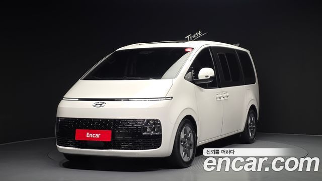 Hyundai Staria 2022 — photo 1