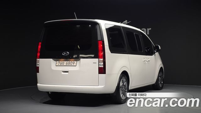 Hyundai Staria 2022 — photo 2