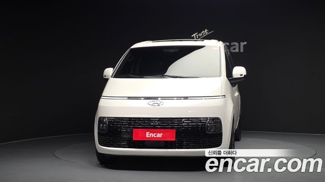 Hyundai Staria 2022 — photo 3