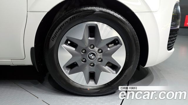 Hyundai Staria 2022 — photo 5