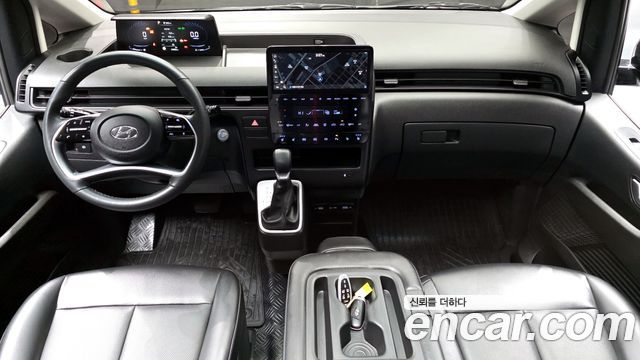 Hyundai Staria 2022 — photo 7