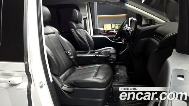 Hyundai Staria 2022 — photo 11
