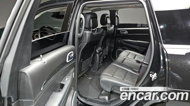 Jeep Cherokee 2020 — photo 11