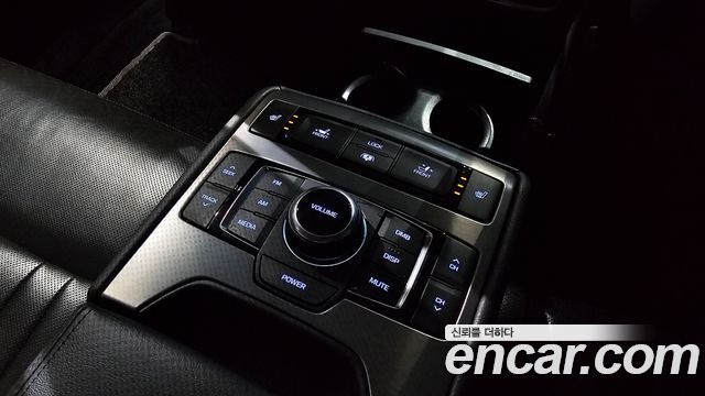 Hyundai Genesis 2016 — photo 17