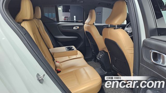 Volvo XC40 2020 — photo 12