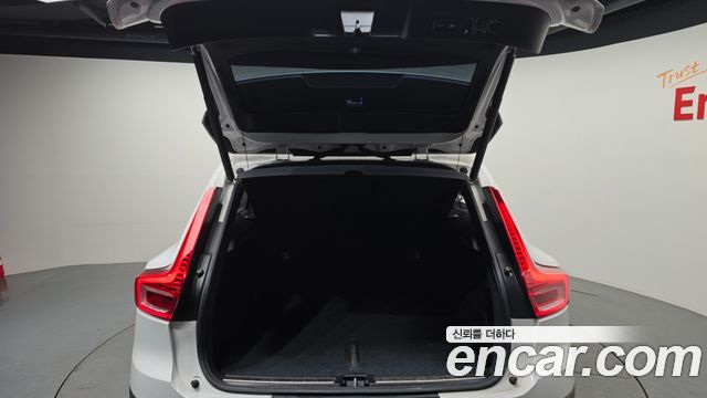 Volvo XC40 2020 — photo 20