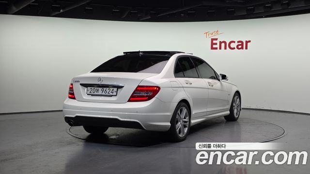 Mercedes-Benz C-Class 2012 — photo 2