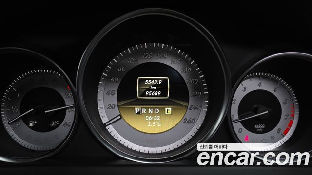 Mercedes-Benz C-Class 2012 — photo 8