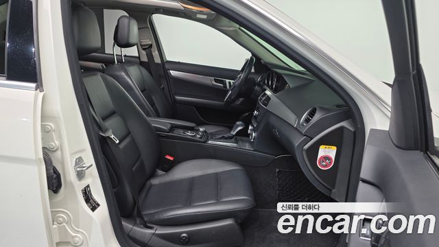 Mercedes-Benz C-Class 2012 — photo 10