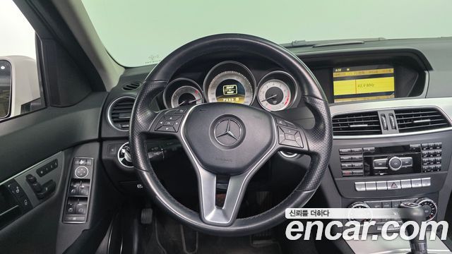 Mercedes-Benz C-Class 2012 — photo 13