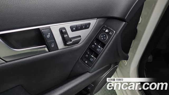 Mercedes-Benz C-Class 2012 — photo 17