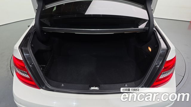 Mercedes-Benz C-Class 2012 — photo 20