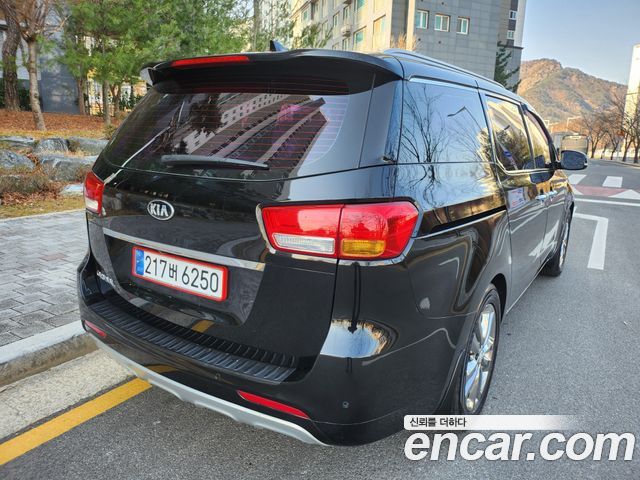 Kia Canival 2016 — photo 2