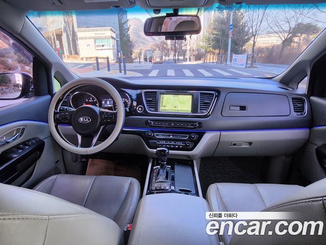 Kia Canival 2016 — photo 7