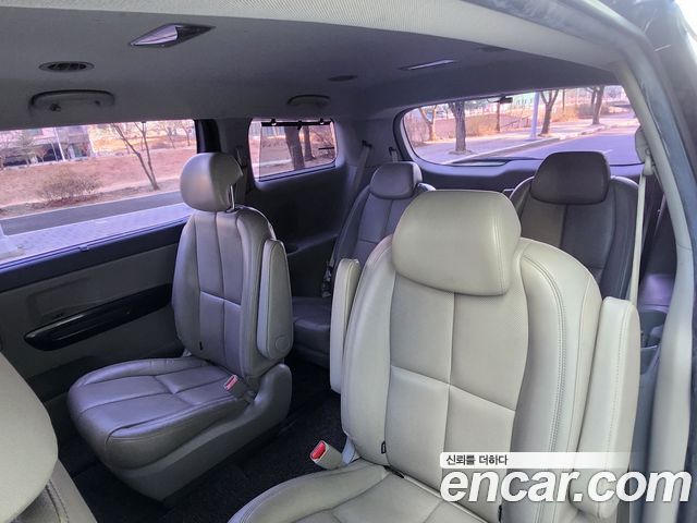 Kia Canival 2016 — photo 12