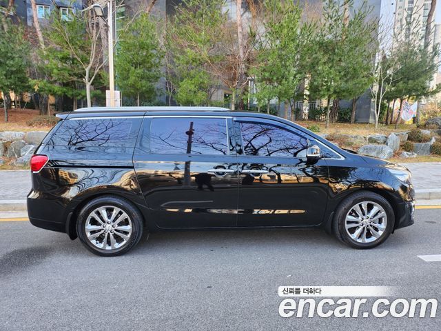 Kia Canival 2016 — photo 18
