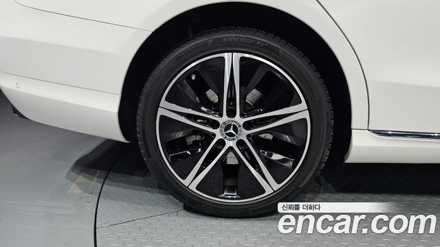 Mercedes-Benz C-Class 2019 — photo 5